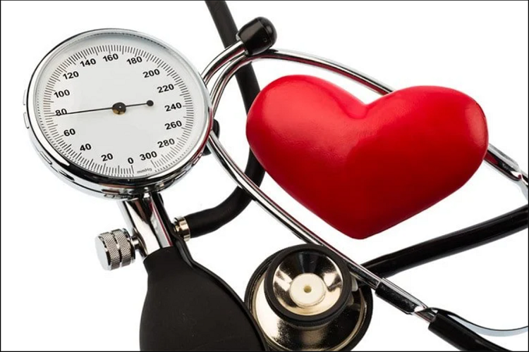 فشار خون بالا؛ زمینه ها، علل و درمان های این بیماری