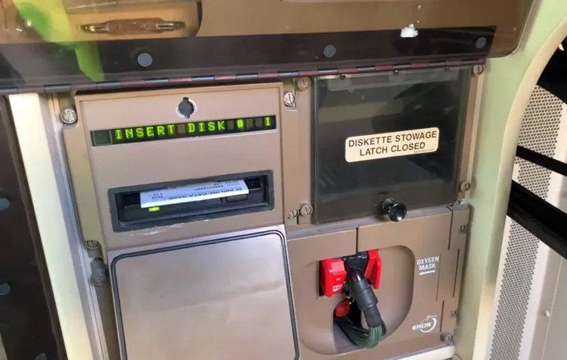 بویینگ 747 هنوز از فلاپی دیسک برای به روزرسانی نرم افزار استفاده می کند