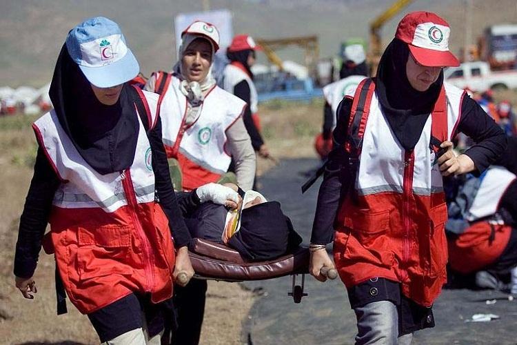 نجات دو زن حادثه دیده از خطر مرگ