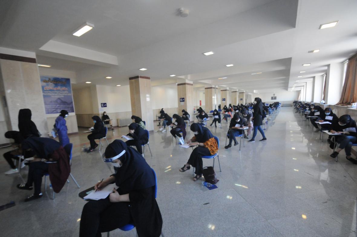 حضور 31 هزار و 566 داوطلب گروه آزمایشی علوم تجربی در آذربایجان غربی