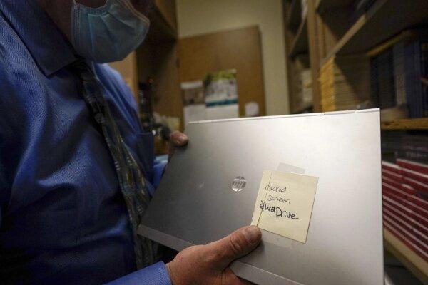 آمریکا با کمبود لپ تاپ برای آموزش مجازی روبرو می شود