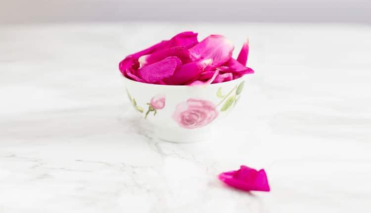 طرز تهیه مربای گل سرخ خانگی به 2 روش آسان