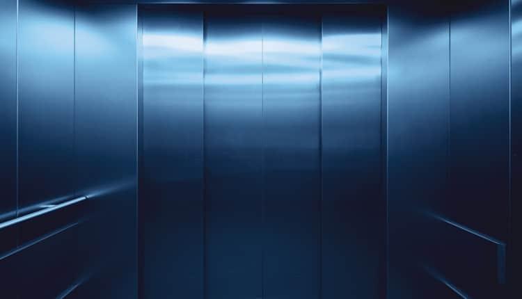 تعبیر خواب آسانسور - دیدن آسانسور در خواب چه تعبیری دارد؟