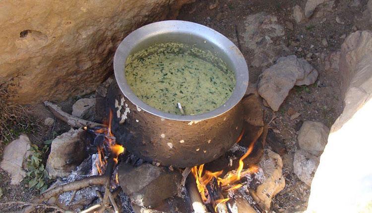 طرز تهیه آش دوغ لری اصیل با فوت و فن های محلی