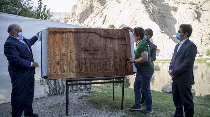 ساخت کتیبه بیستون اقدامی نوآورانه و خلاقانه برای معرفی میراث کهن کرمانشاه است