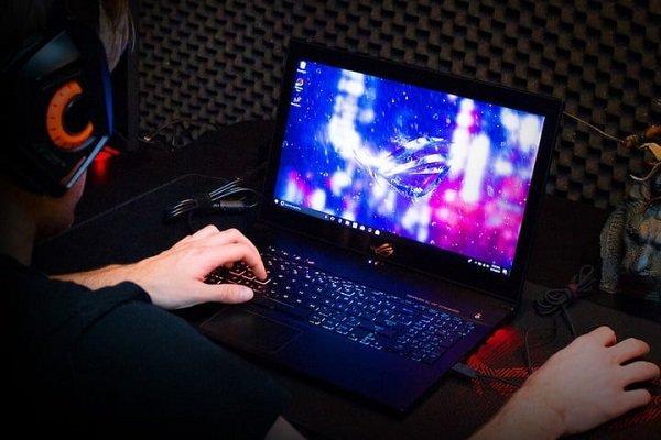 لپ تاپ های پرفروش بازار چند؟