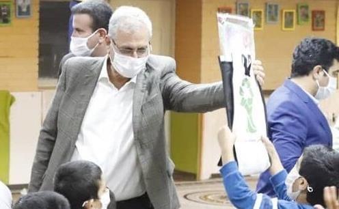 حضور سخنگوی دولت در یکی از مراکز شبانه روزی نگهداری از بچه ها