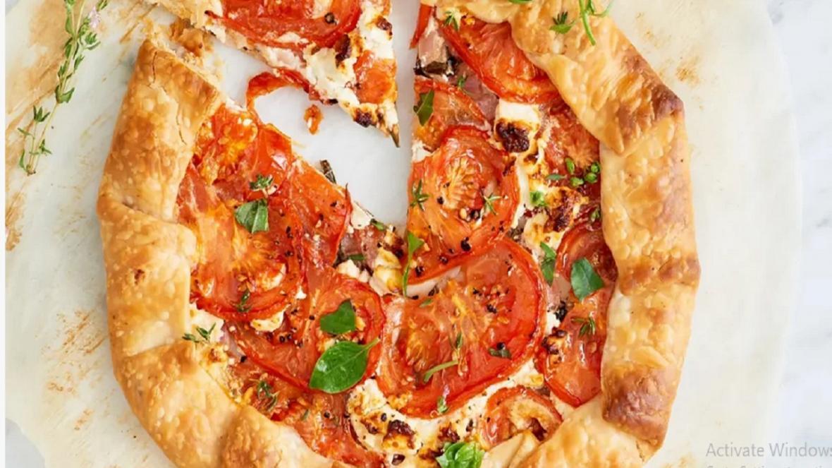 طرزتهیه یک غذای متفاوت و مدرن با نان و پنیر و گوجه