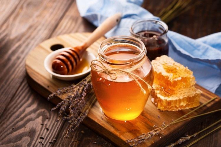 کدام افراد نباید عسل مصرف کنند؟ کدام افراد نباید عسل مصرف کنند؟