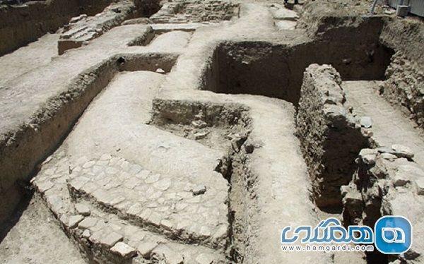 موزه لوور کاوش محوطه ویران شهر فاروج را از سر می گیرد