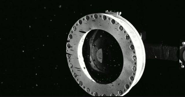 نمونه های جمع آوری شده از سیارک بنو در حال رها شدن در فضا هستند