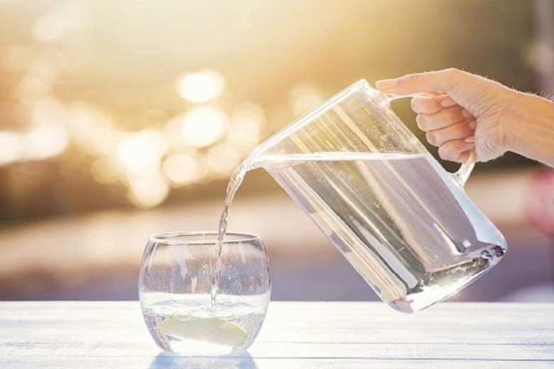 عوارض جانبی عدم نوشیدن آب کافی