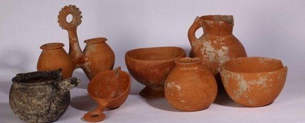 اعلام کشف سفالینه هایی از عصر آهن و پیش از مادها از گورستان مرسین