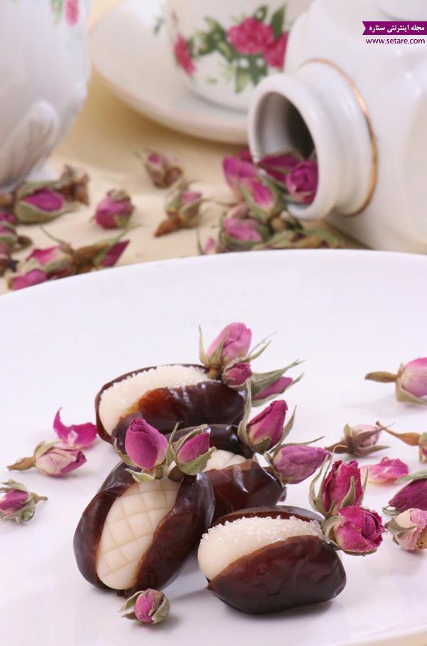 طرز تهیه فیلینگ خرما با مارسپان و تزیین گل سرخ
