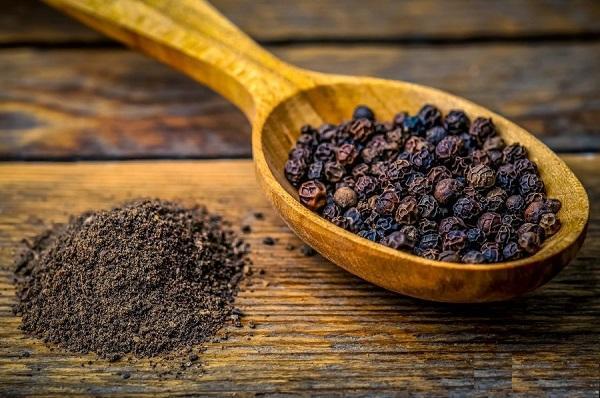تاثیر فلفل سیاه بر درمان سرماخوردگی و سرفه تاثیر فلفل سیاه بر درمان سرماخوردگی و سرفه