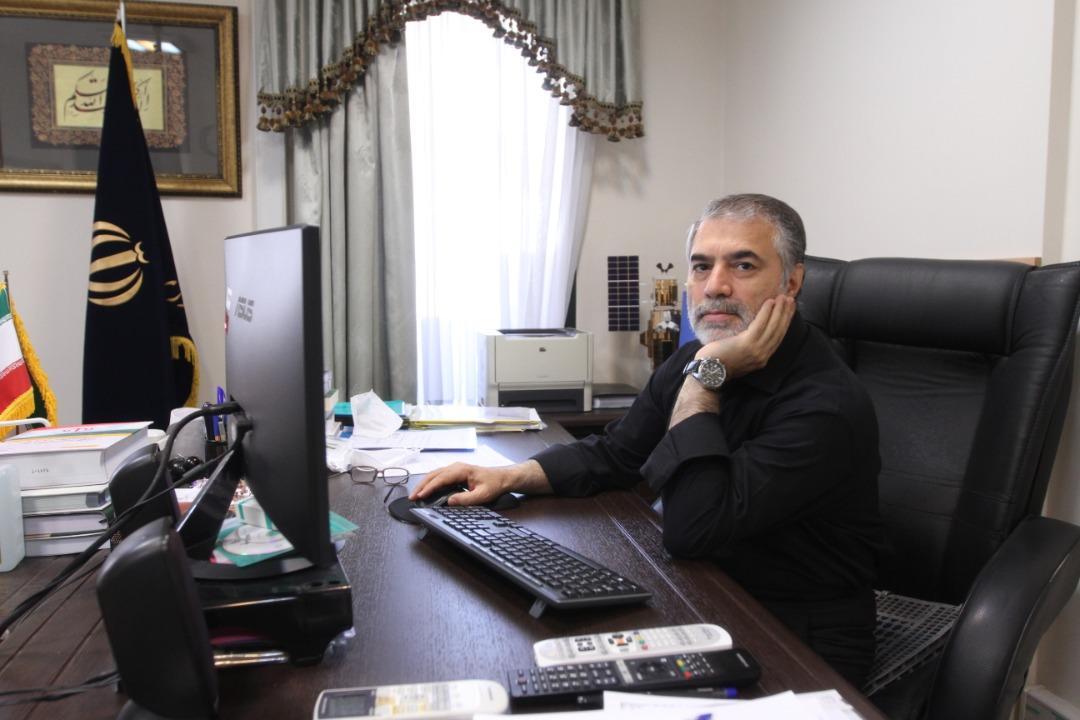 کار دانشجو نوآوردن و برافراشتن است