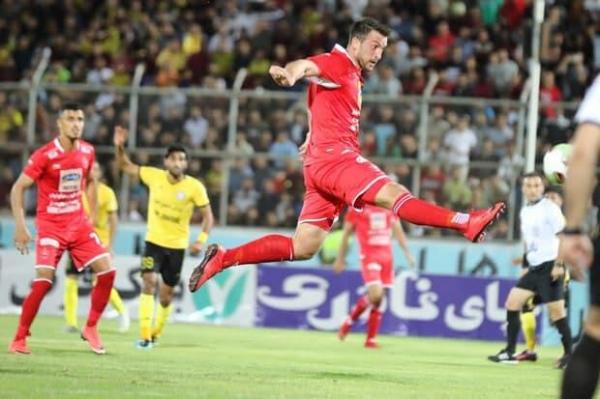 پرسپولیس در آستانه محرومیت نقل و انتقالاتی! پرسپولیس در آستانه محرومیت نقل و انتقالاتی!