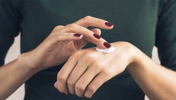 خشکی پوست دست را یک شبه درمان کنید!