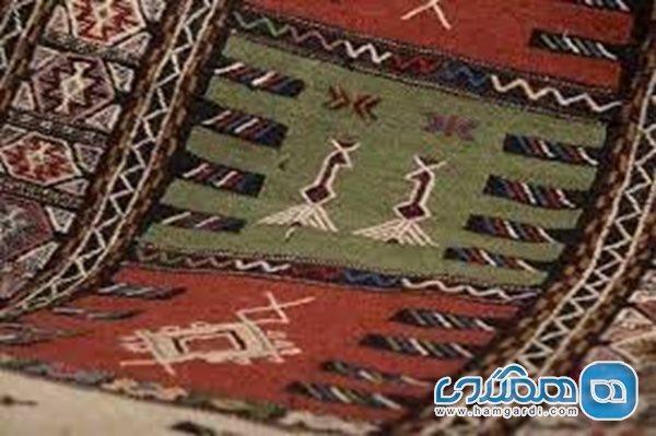 تنوع نقوش و ریز بافت بودن از نشانه های سفره کردی مرغوب هستند