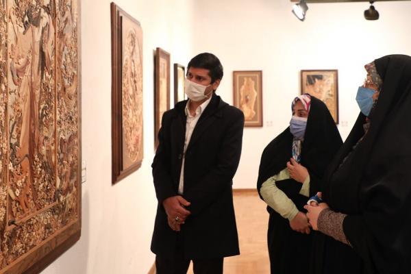 خبرنگاران هیما در قاب نمایشگاه نهاده شد
