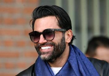 نیکبخت: وقتی در پرسپولیس بودم دربی را عقب انداختند تا محرومیتم نیکبخت: وقتی در پرسپولیس بودم دربی را عقب انداختند تا محرومیتم رفع شود، مهدی هاشمی نسب حقایق را گفت ولی عده ای خودشان را به نشیندن می زنند