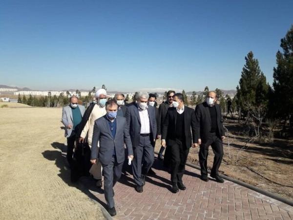 معاون علمی و فناوری از 5 شرکت دانش بنیان بازدید کرد معاون علمی و فناوری از 5 شرکت دانش بنیان بازدید کرد