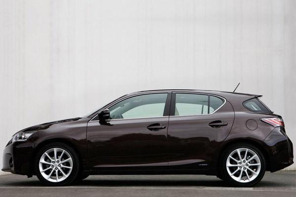 آشنایی با لکسوس ct200h، امکانات و ویژگی ها