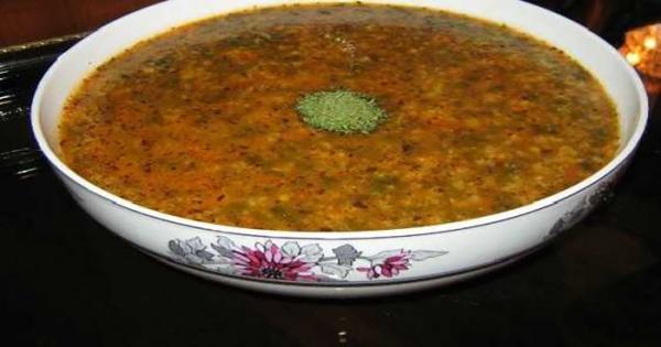 طرز تهیه آش ترش و نکاتی برای طبخ آن