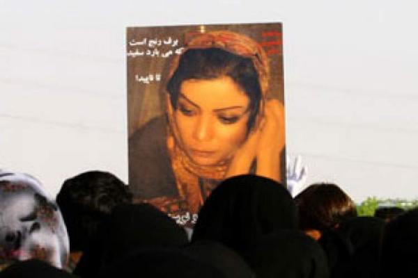 ساجده کشمیری؛ شاعری دوستدارِ شکستنِ نحو