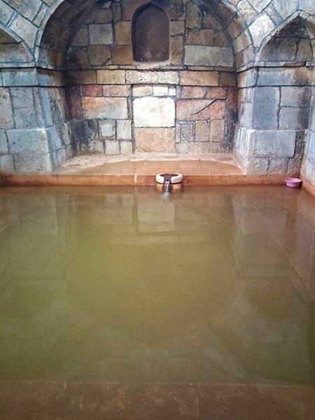 معرفی چشمه آب گرم ورتون