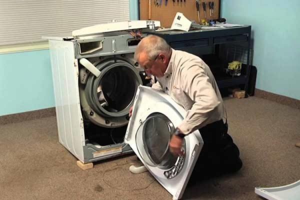 تعمیر ماشین لباسشویی و یخچال خود را به چه کسی بسپاریم؟ تعمیر ماشین لباسشویی و یخچال خود را به چه کسی بسپاریم؟