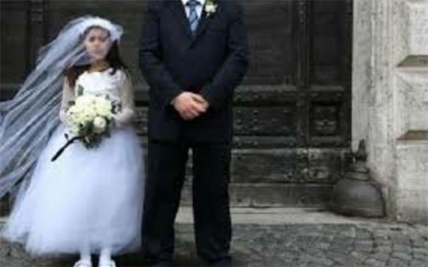 ازدواج در کودکی عامل فخر برخی خانواده ها