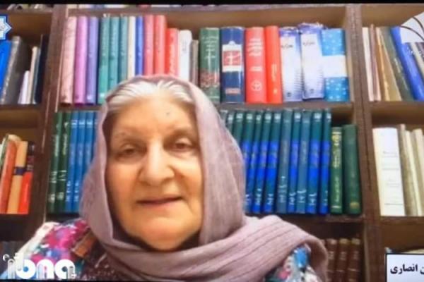 نوش آفرین انصاری: کارگاه های نوشتن به زن ایرانی شهامت دفاع از حقوق خود در جامعه را می دهد