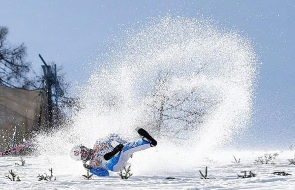 (ویدئو) حادثه دلخراش در مسابقه جام جهانی اسکی پرش