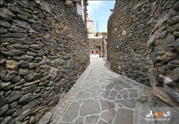 سفر به روستایی به سبک رنسانس، آرایشی از سنگ در ورکانه تصاویر سفر به روستایی به سبک رنسانس، آرایشی از سنگ در ورکانه