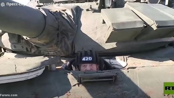 (ویدئو) پیرزن 99 ساله با تانک رانندگی کرد!