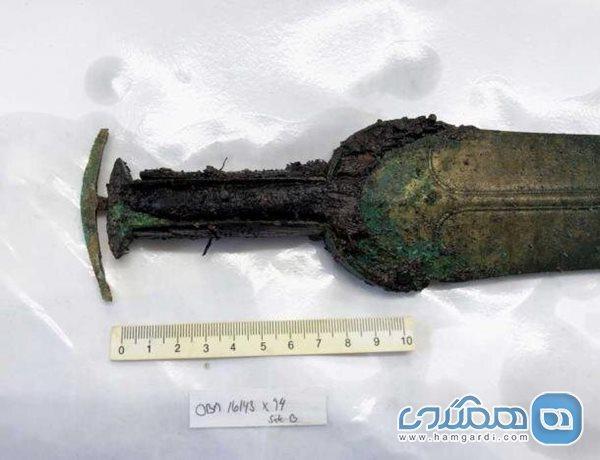 کشف شمشیری که پس از چند هزار سال سالم است