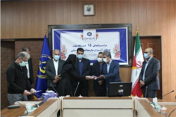 اهدای 15 دستگاه تبلت به دانش آموزان نیازمند اهدای 15 دستگاه تبلت به دانش آموزان نیازمند