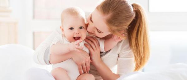 رنگ کردن مو در دوران شیردهی؛ بی خطر یا خطرناک؟