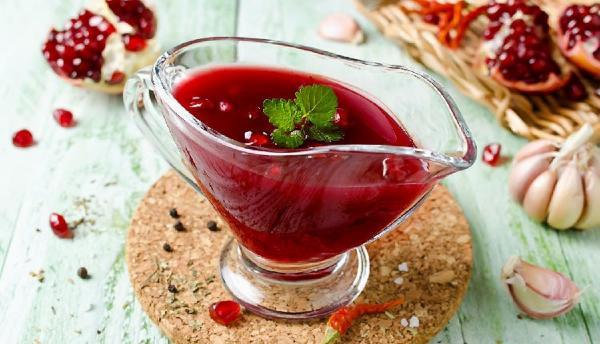 طرز تهیه 4 مدل سس انار (اکبر جوجه، ماهی، سالاد و ترکیه ای)