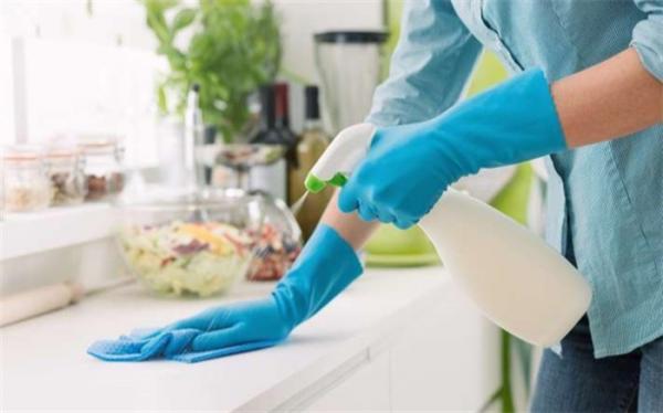 چه چیزهایی را هرگز نباید با وایتکس و الکل تمیز کرد؟