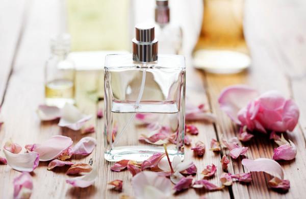 11 عطر و ادکلن جدید و خوشبو مناسب برای تابستان و بهار 11 عطر و ادکلن جدید و خوشبو مناسب برای تابستان و بهار