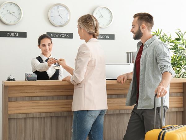 نیم شارژ هتل چیست و چه مزایایی برای مسافران دارد؟