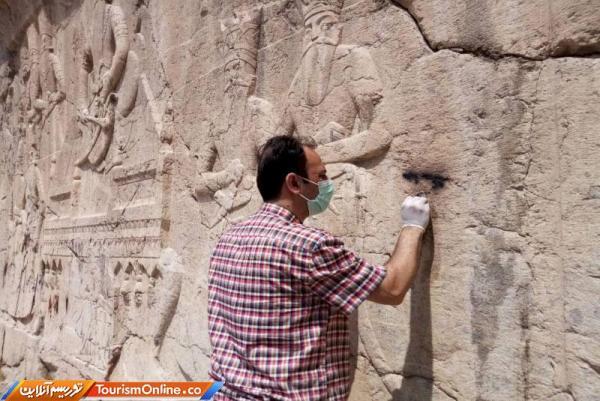 نقش برجسته قاجاری چشمه علی پاک سازی شد نقش برجسته قاجاری چشمه علی پاک سازی شد