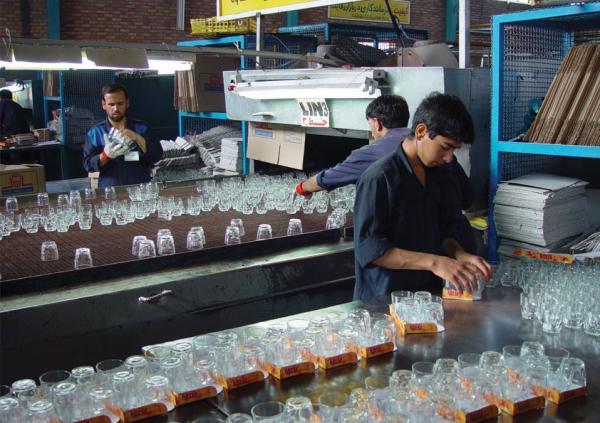 14دستگاه صنعت شیشه و بلور ایران ساخت شد