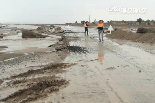 گرفتار شدن 26 خودرو و موتورسیکلت در سیل رامه، 50 نفر نجات یافتند