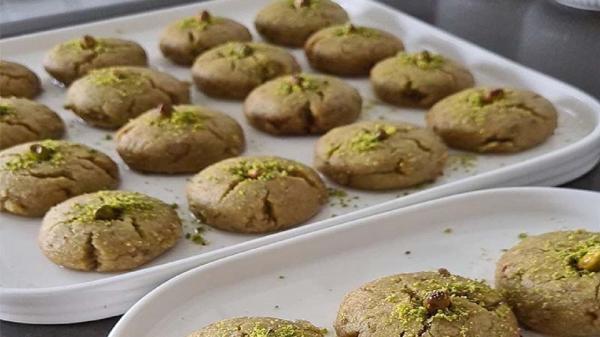 طرز تهیه قرابیه پسته ای؛ شیرینی خوشمزه ترک ها