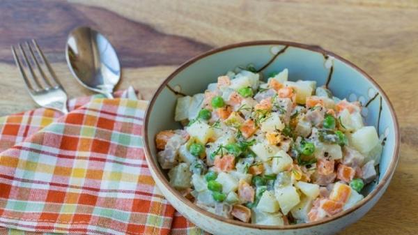 طرز تهیه سالاد الویه روسی ؛ خوشمزه و خاص