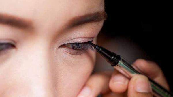نکات جادویی برای جلوگیری از ریخته شدن خط چشم و سرمه