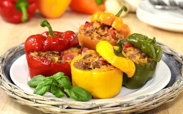 طرز تهیه 4 نوع فلفل دلمه ای شکم پر